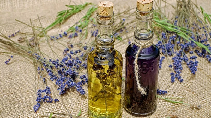 an image of lavander essential oil