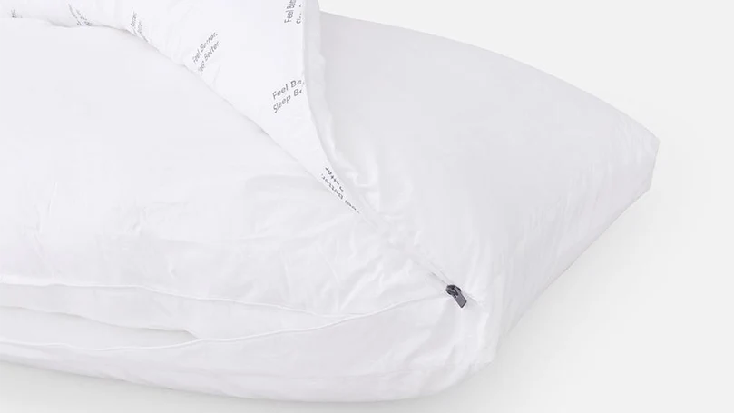 an image of mela pillow features