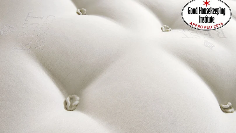a close up image of Rest Assured Adleborough 1400 Pocket Ortho mattress