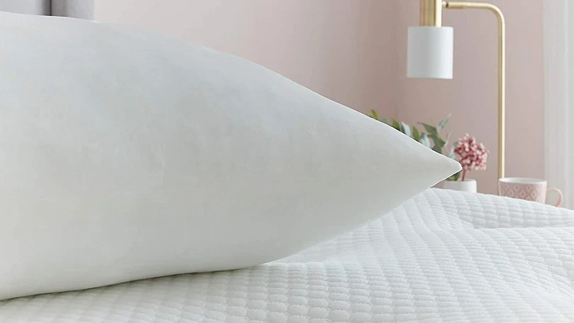 An image of the silentnight squishy pillow on a bed
