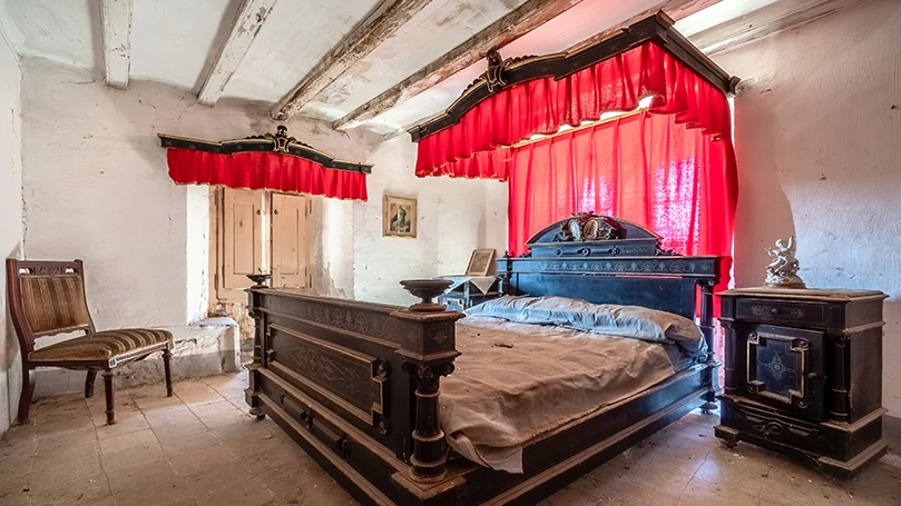 An image of the Ancient Rome bedroom.