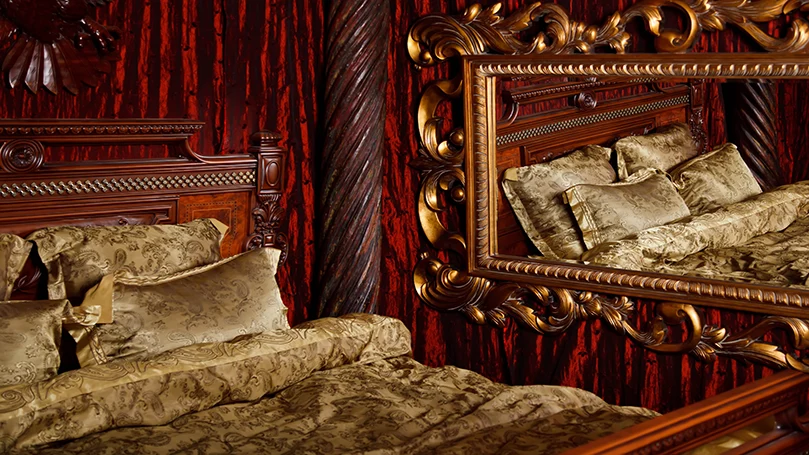 An image of the Middle age bed & bedroom design
