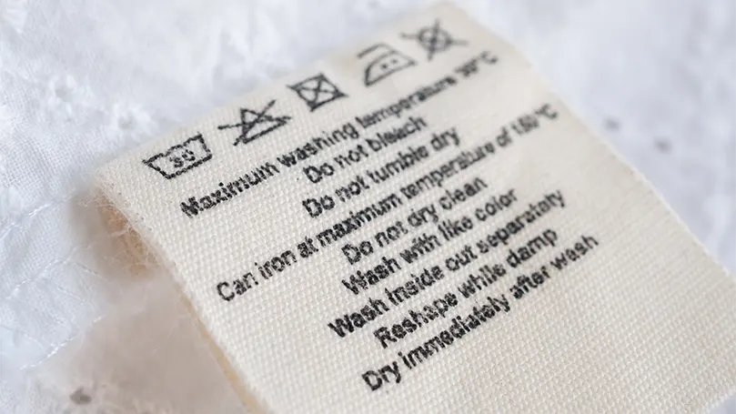 An image of weighted blanket's care tag.
