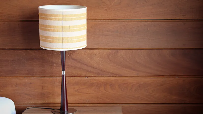 wooden-table-lamp