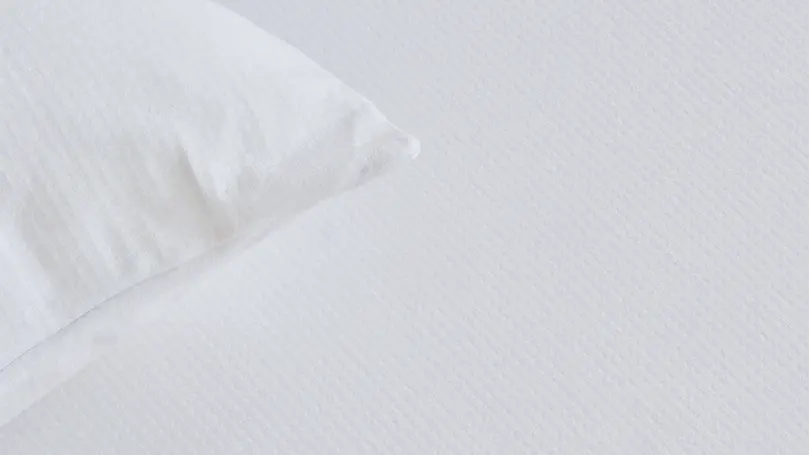 Eve-Temperature-Balancing-mattress-protector-close-up