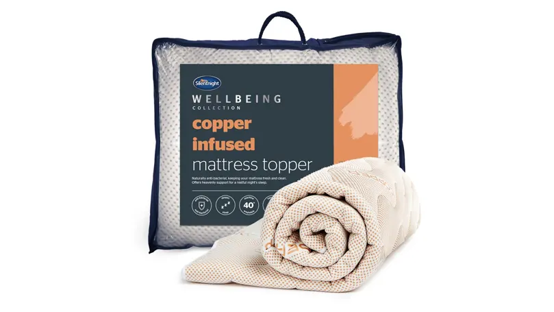 An image of Silentnight Wellbeing Copper mattress topper package.