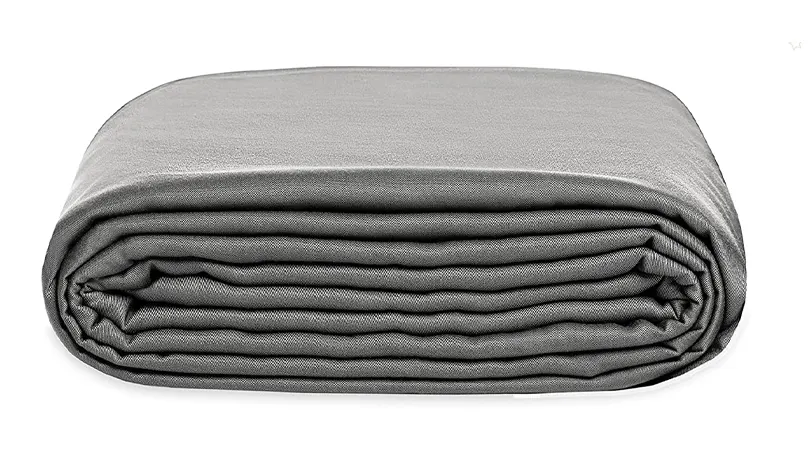 An image of GnO Wellbeing Weighted Blanket folded.