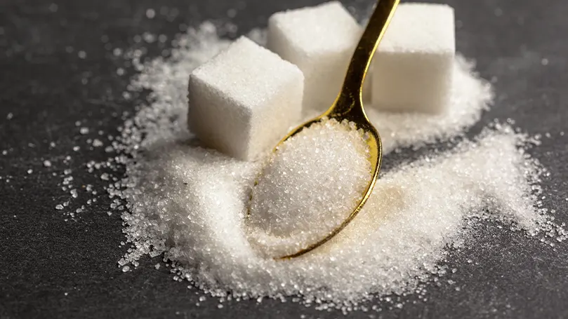 Does-sugar-actually-make-you-hyper_sugar-cubes-and-a-teaspoon-of-sugar