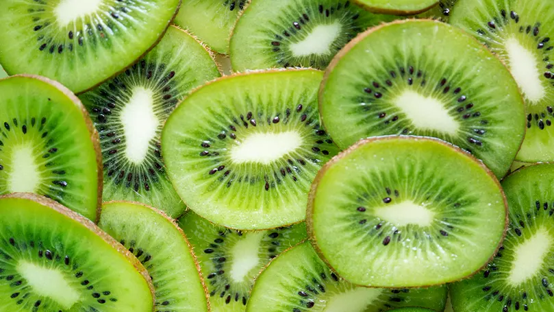 An image of kiwi slices.