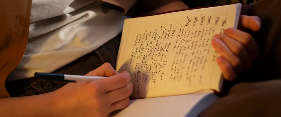 What-is-a-dream-journal-FI