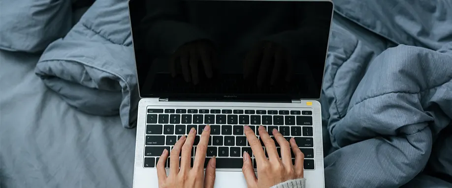 working-from-bed-FI